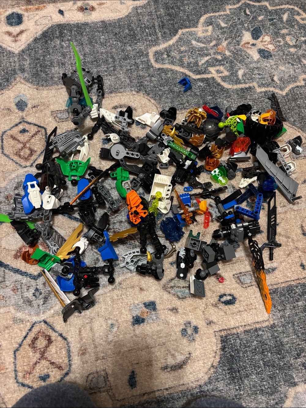 Lego Bionacle lot!  Gallon bag- likely a pound